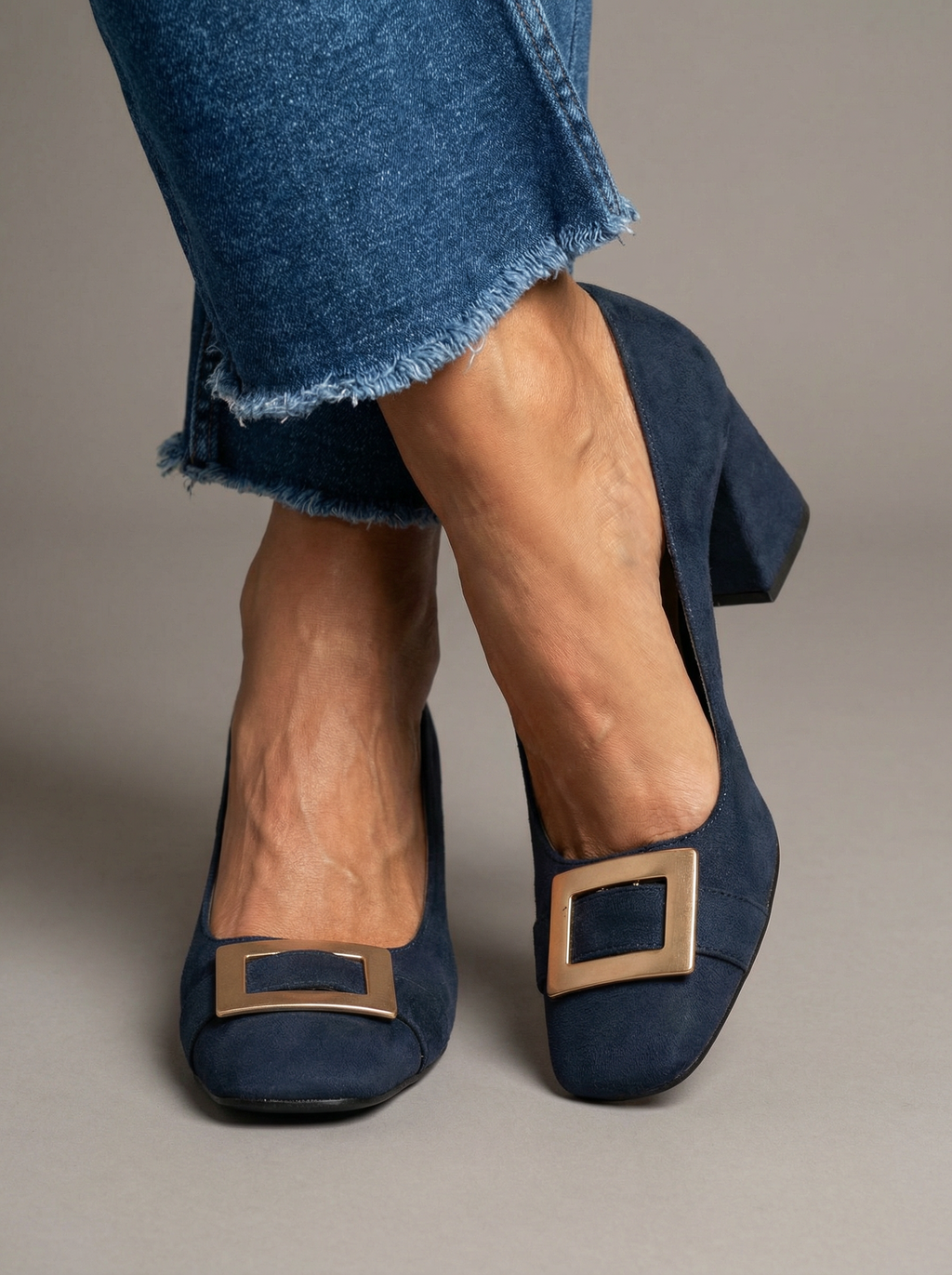 Inês | Suède Schoenen met Gouden Gesp