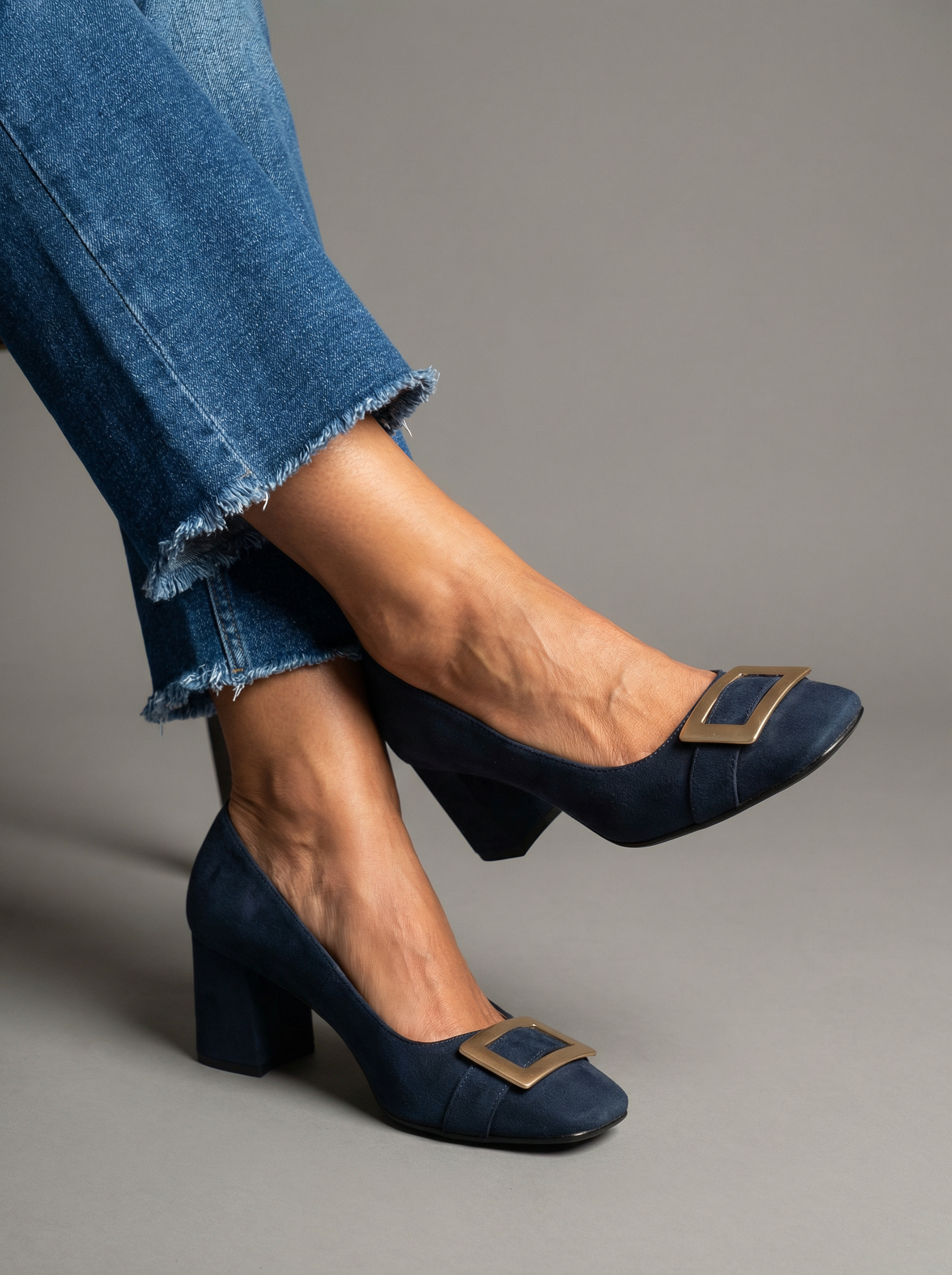 Inês | Suède Schoenen met Gouden Gesp