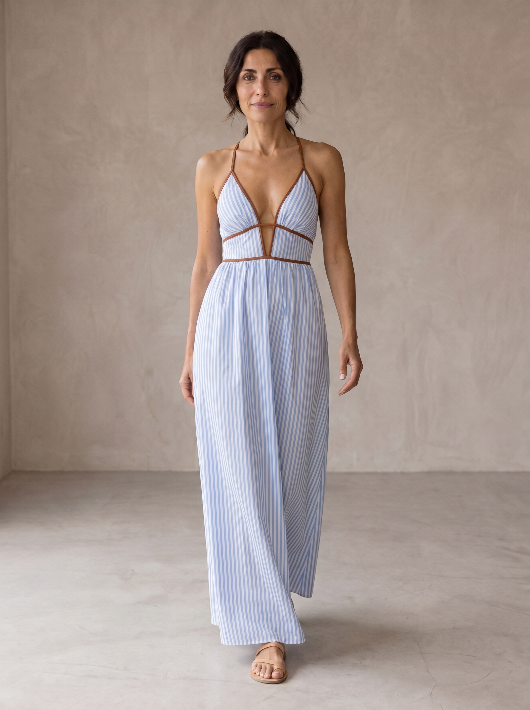 Laurina | Lange Gestreepte Jurk met Cut-out Hals