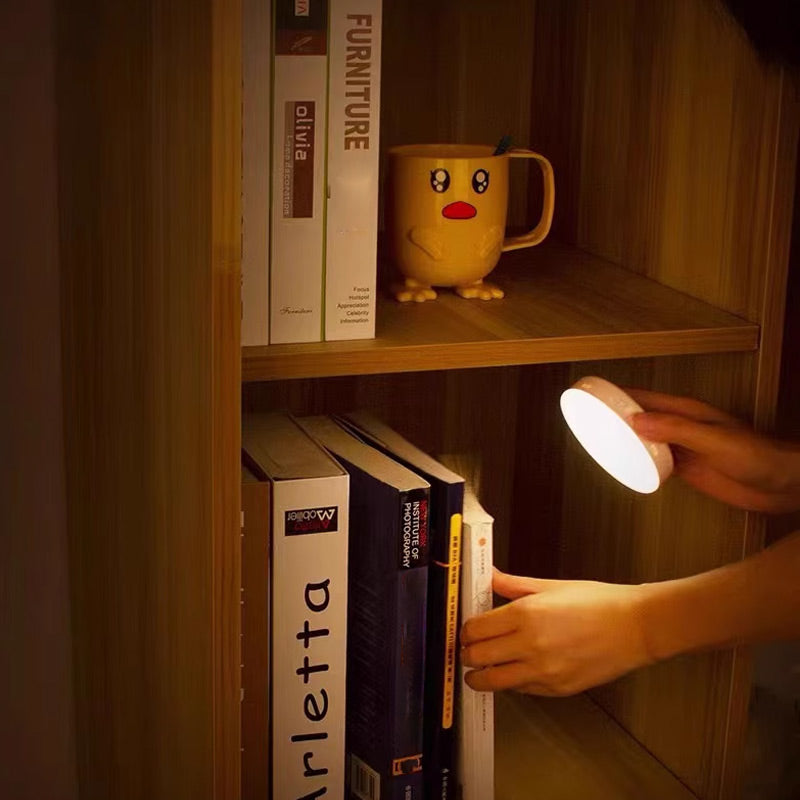 🌙 50% KORTING! Slim Nachtlampje met Bewegingssensor – Automatisch Licht Voor Gang, Trap & Slaapkamer