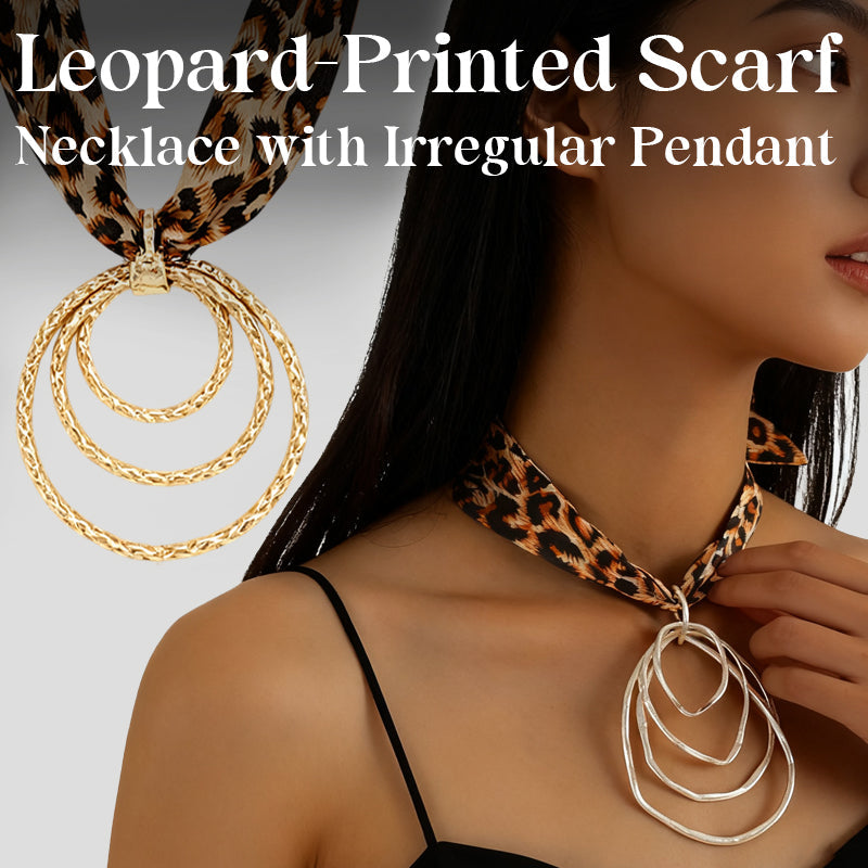 Sjaalketting met luipaardprint en onregelmatige hanger