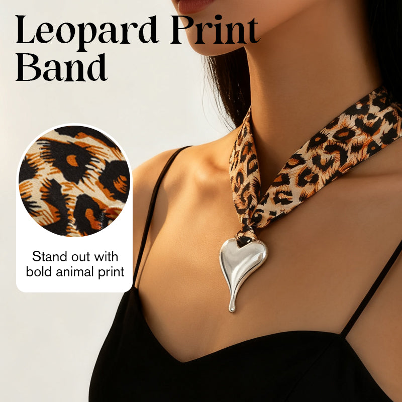 Sjaalketting met luipaardprint en onregelmatige hanger