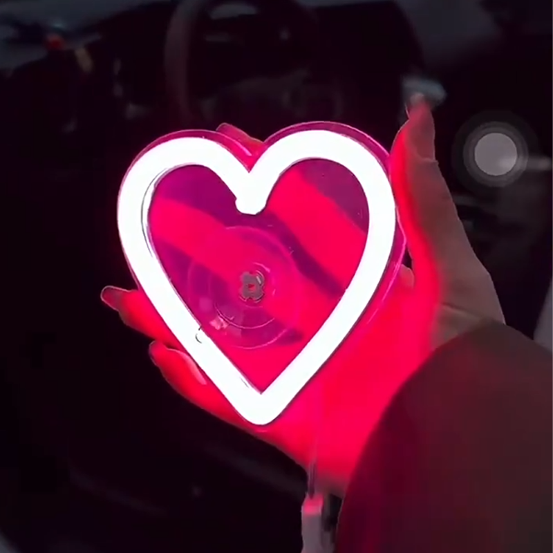 Draadloze hartvormige sfeerlamp voor de auto