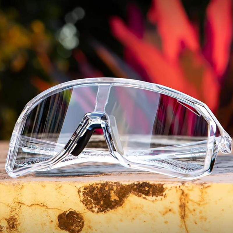 🚴‍♂️ 50% KORTING – Antislip Meekleurende Fietsbrillenset | Past zich aan Licht aan voor Helder Zicht & Comfort tijdens het Fietsen 🕶️✨