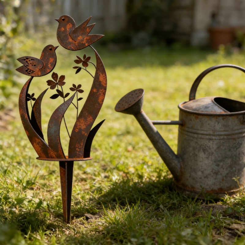🎁2026 Nieuw binnen 50% KORTING💥🌿 Rustieke Metalen Tuinpaal met Vogel- en Bloemmotief – Decoratief voor Tuin en Pad ✨